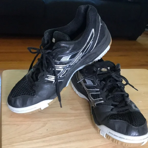Asics Shoes Women Volleyball Shoes Asics Size Black Used